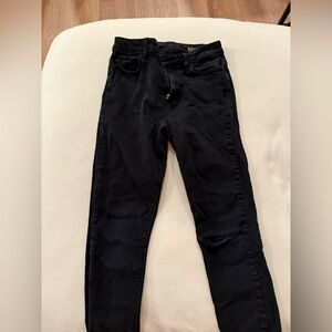 Black skinny jeans #skinnyjeans